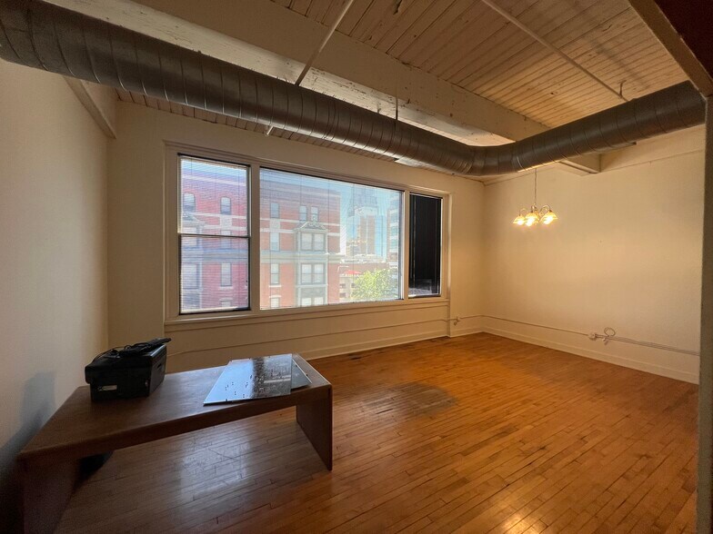 More Photos Of 1000 Broadway Blvd, Kansas City Loft Creative Space For Lease