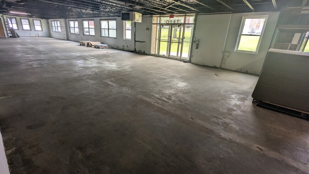 More Photos Of 7820 Reading Rd, Cincinnati Warehouse For Lease