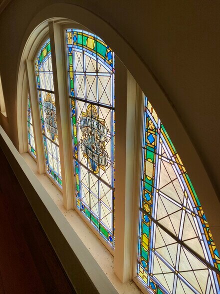 More Photos Of 212 N College Ave, Clarksville Religious Facility For Sale