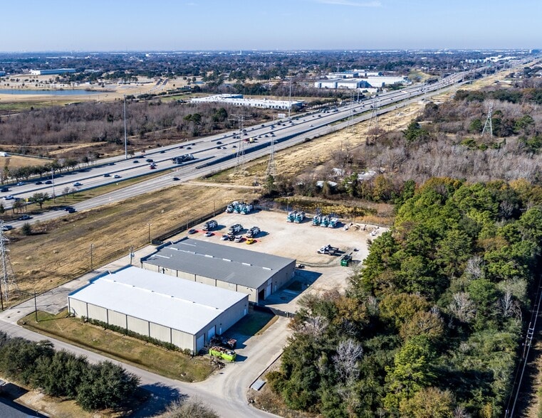 More Photos Of 1402 N Sam Houston Pky W, Houston Warehouse For Sale