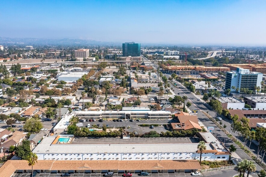 More Photos Of 1503 E 1st St, Santa Ana Hotel For Sale