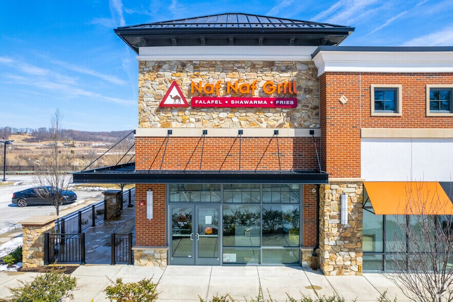 More Photos Of 2 Atwater Dr, Malvern Unknown For Lease