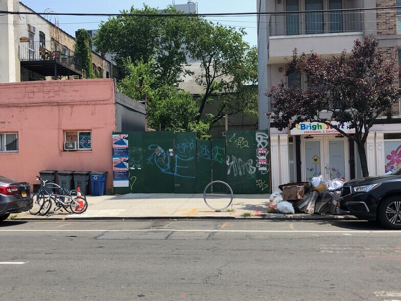 More Photos Of 3009 21st St, Astoria Land For Sale