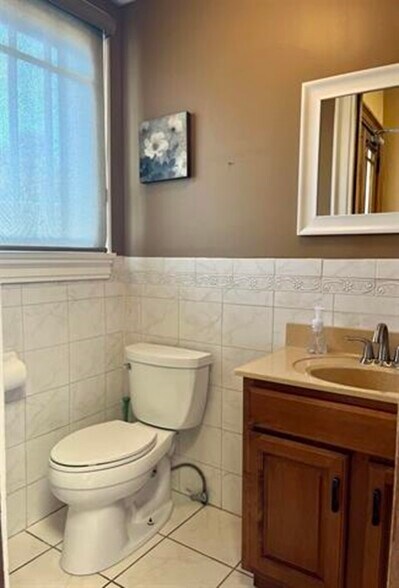 More Photos Of 6400 E Pea Ridge Rd, Huntington Medical For Lease