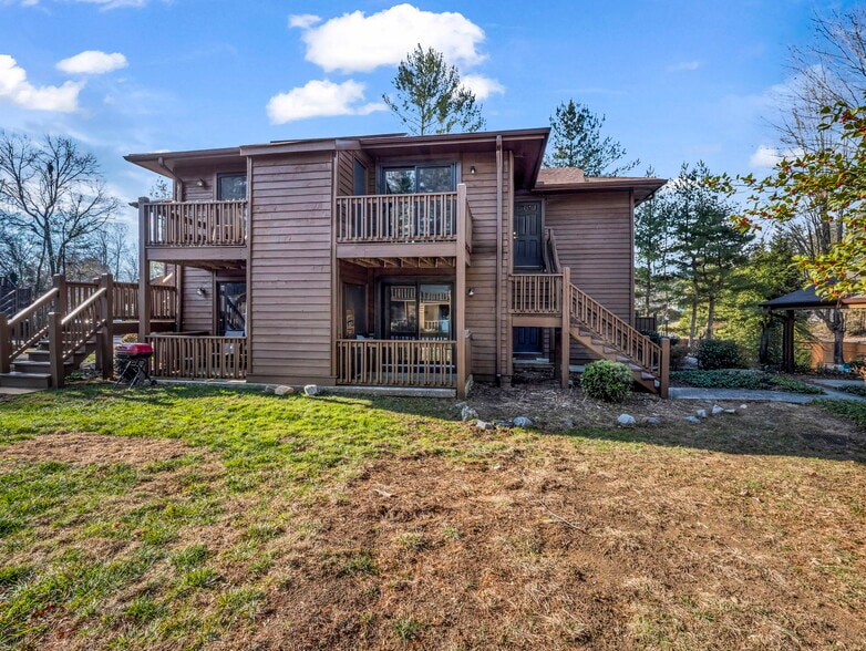 More Photos Of 520 Courtwood Ln, Hendersonville Apartments For Sale