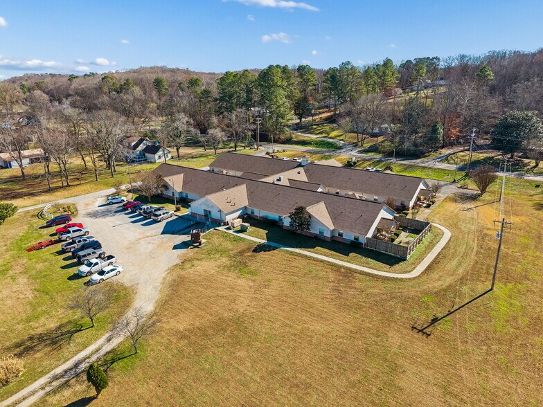 More Photos Of 811 W Main St, Waverly Healthcare For Sale