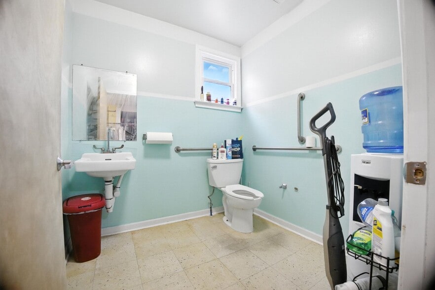 More Photos Of 83 Limekiln Pike, Glenside Storefront Retail Residential For Sale