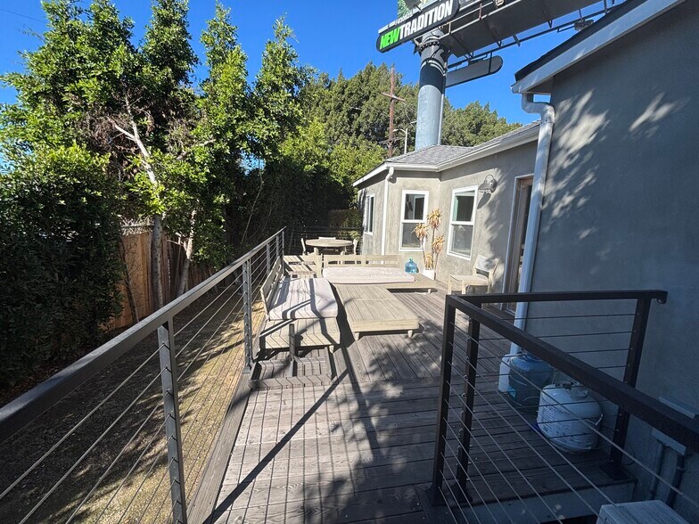 More Photos Of 3360 S Robertson Blvd, Los Angeles Loft Creative Space For Lease