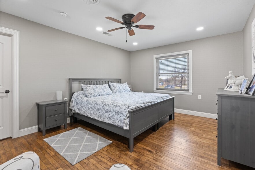 More Photos Of 1641 E Henderson St, Cleburne Land For Sale