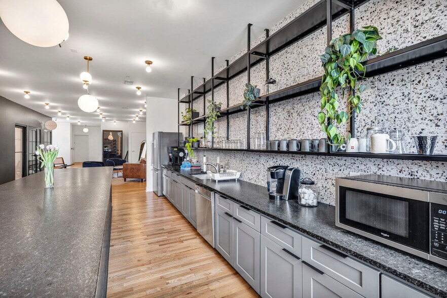 More Photos Of 12501 Madison Ave, Lakewood Office For Lease
