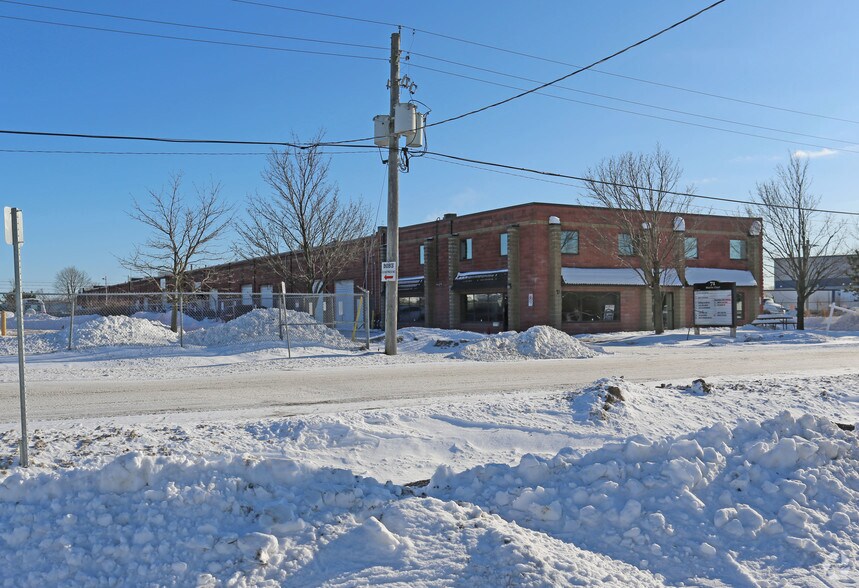 More Photos Of 71 Mearns Crt, Clarington Showroom For Lease