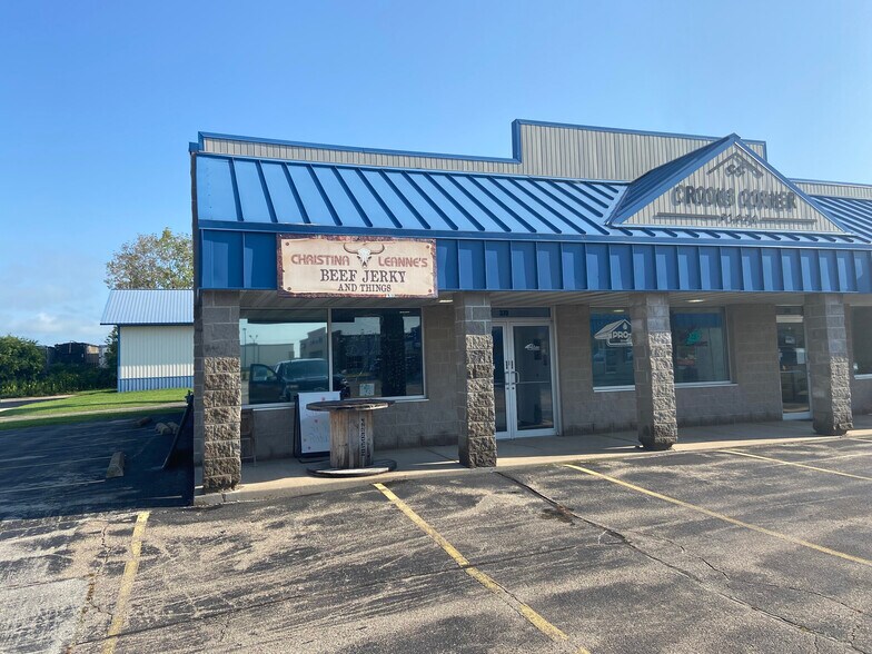 More Photos Of 340 E Ann St, Kaukauna General Retail For Lease