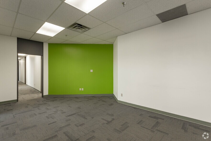 More Photos Of 1431-1527 Rebecca St, Oakville Unknown For Sale