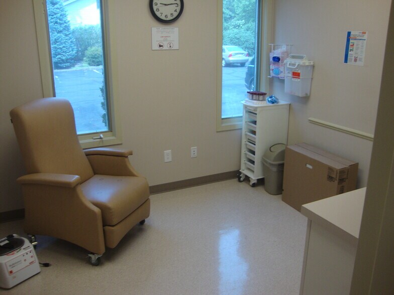 More Photos Of 167 Main St, Metuchen Medical For Lease