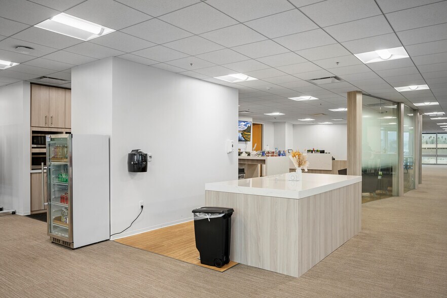 More Photos Of 301 N Lake Ave, Pasadena Office For Lease