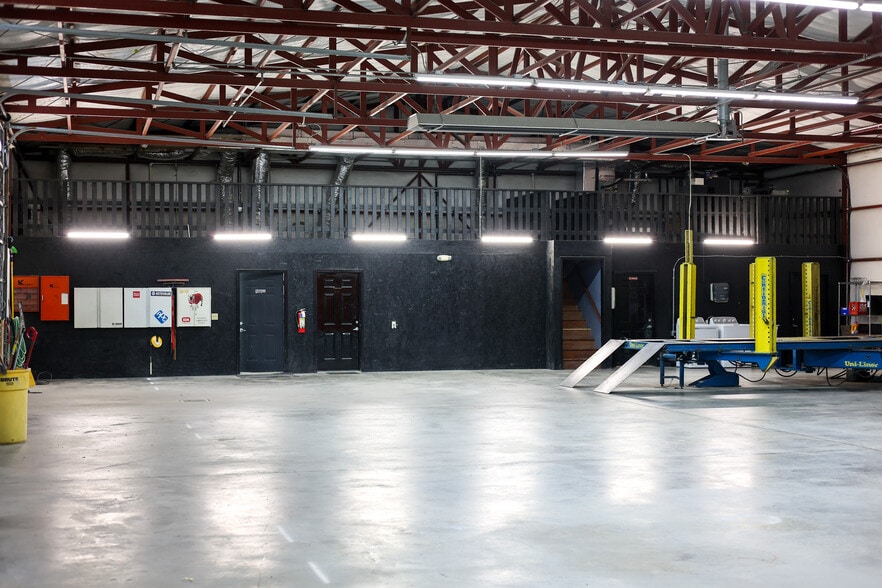 More Photos Of 2308 Icenhour Ct, Lenoir Industrial For Lease