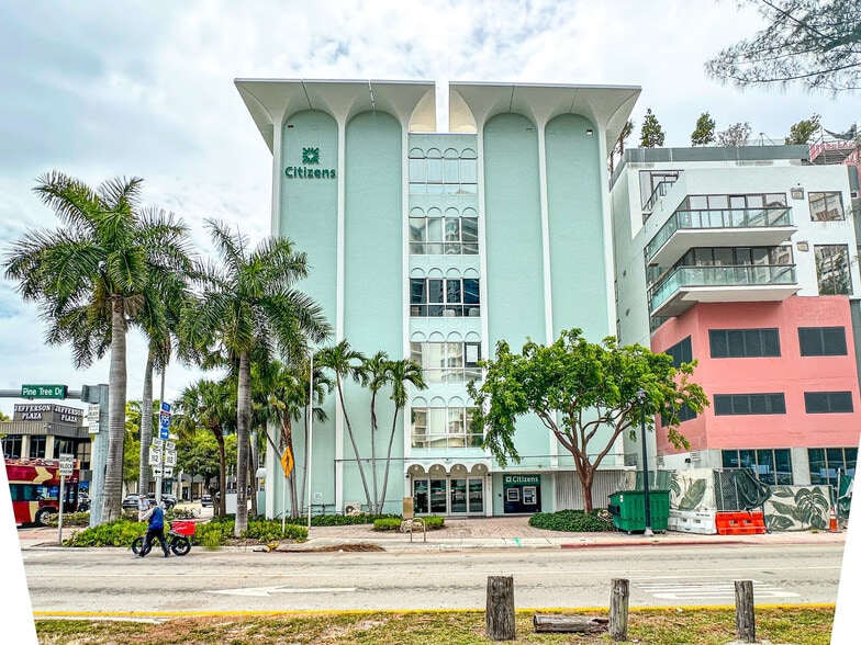 More Photos Of 301 Arthur Godfrey Rd, Miami Beach Medical For Lease