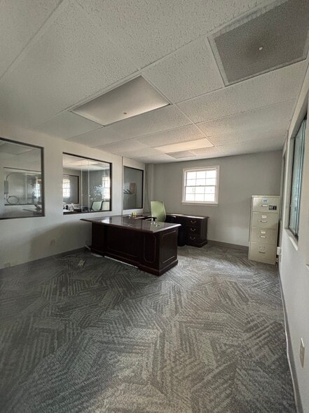 More Photos Of 1304 S Broad St, Monroe Flex For Lease