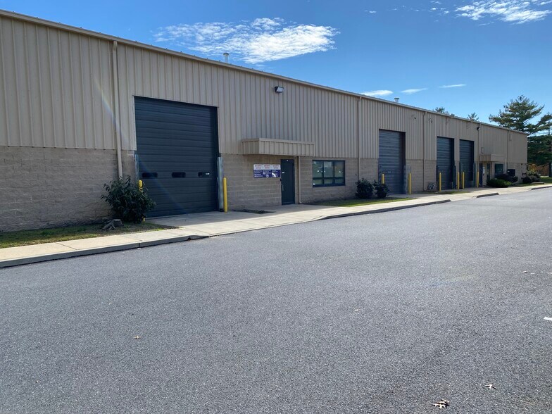 More Photos Of 1017 Macarthur Rd, Reading Warehouse For Lease