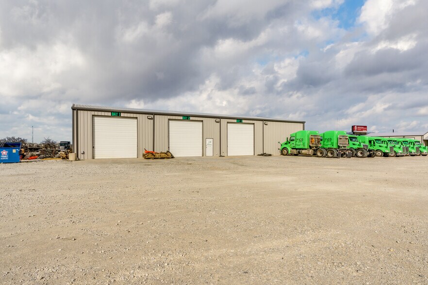 More Photos Of 5901 FM 920, Weatherford Warehouse For Sale