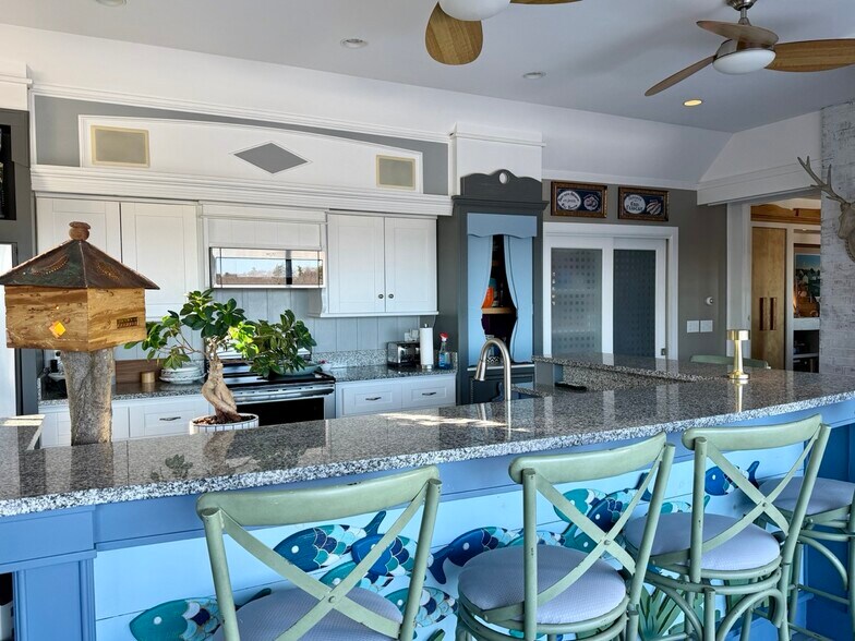 More Photos Of 886 Commercial St, Rockport Hotel For Sale