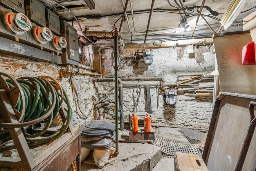 More Photos Of 656 Henry St, Brooklyn Apartments For Sale
