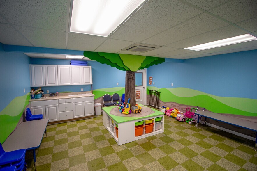 More Photos Of 23696 Northline Rd, Taylor Religious Facility For Sale