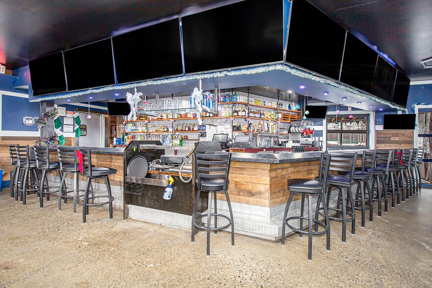 More Photos Of 5153 Fenton Rd, Flint Restaurant For Sale