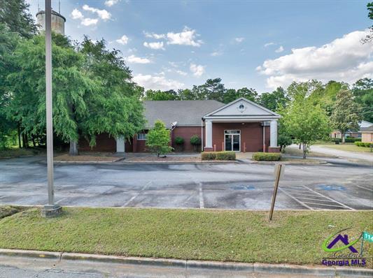 Primary Photo Of 114 Devaughn Ave, Montezuma Medical For Sale