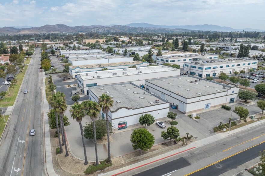 More Photos Of 1980 Goodyear Ave, Ventura Warehouse For Lease