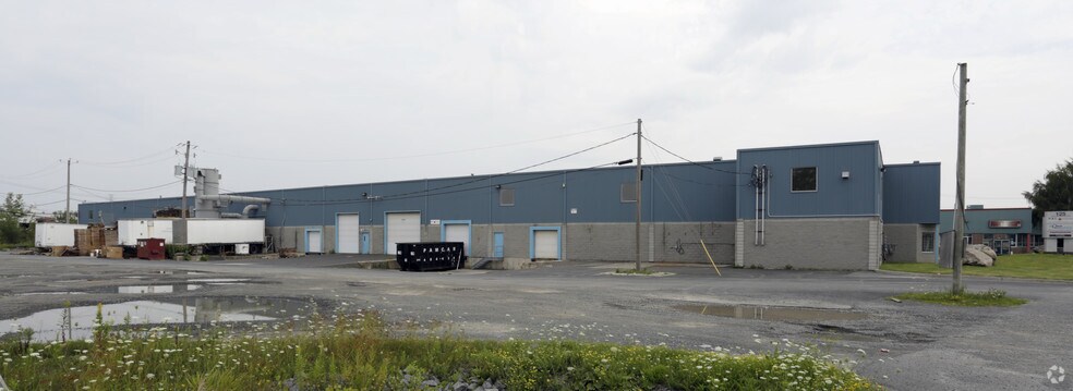 More Photos Of 125 Ch Du Tremblay, Boucherville Warehouse For Lease