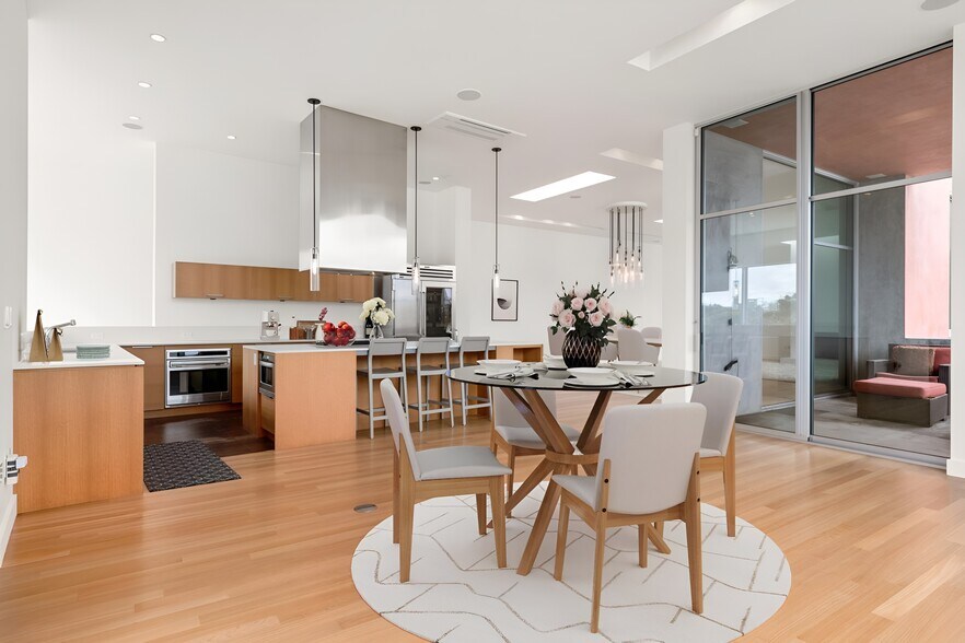 More Photos Of 1015 Abbot Kinney Blvd, Venice Office Residential For Sale