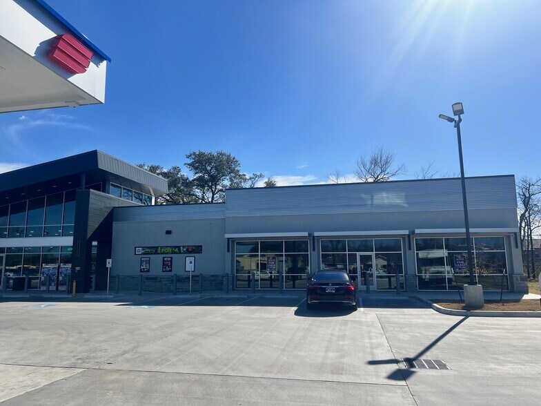 Primary Photo Of 2110 Tidwell Rd, Houston General Retail For Lease