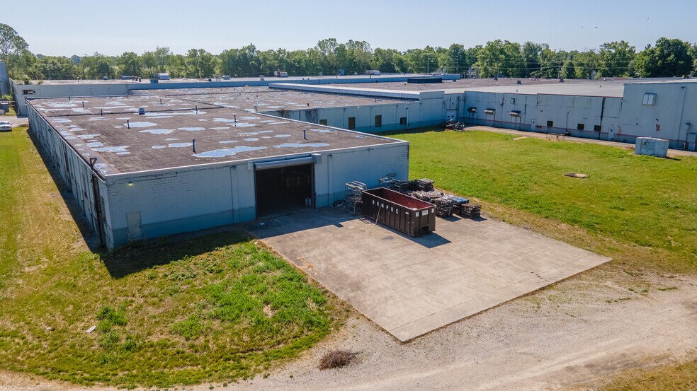 More Photos Of 190 E Polk St, Orleans Manufacturing For Lease