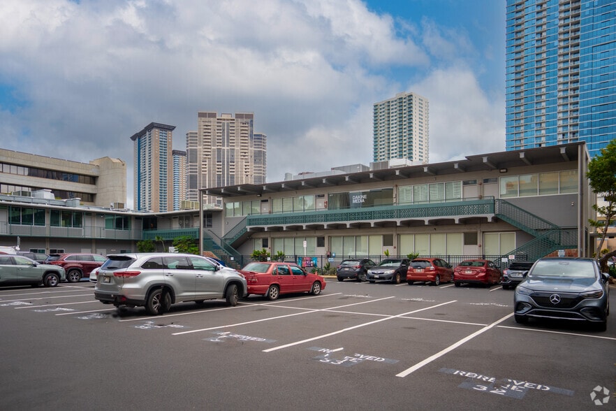 More Photos Of 547 Halekauwila St, Honolulu Office For Lease