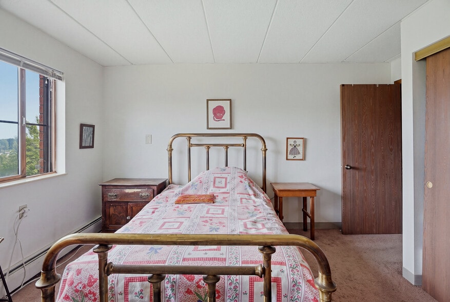 More Photos Of 985 Ivy Ave E, Saint Paul Apartments For Sale