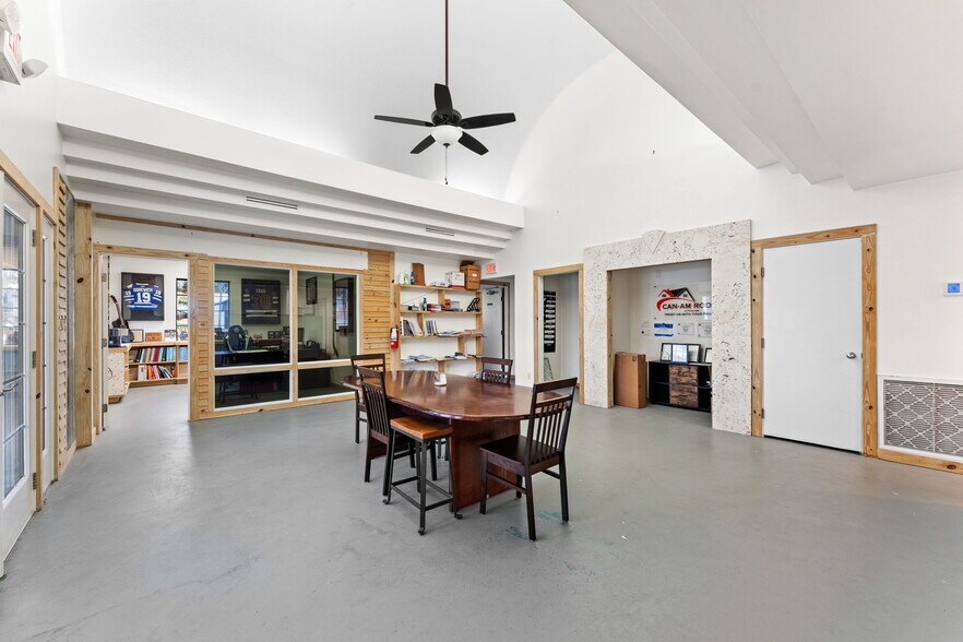 More Photos Of 340 King St, Cocoa Office For Sale