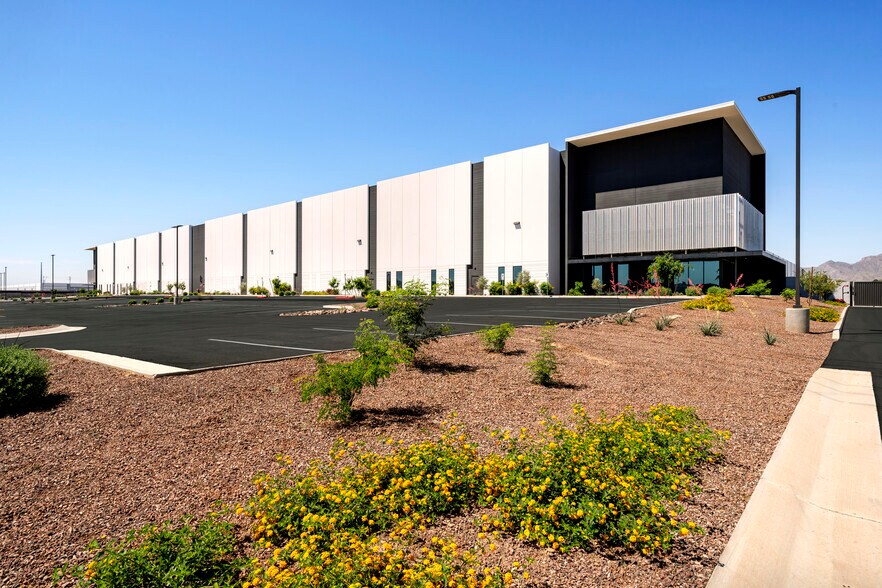 More Photos Of NWC of Route 303 & W Glendale Avenue, Litchfield Park Unknown For Lease