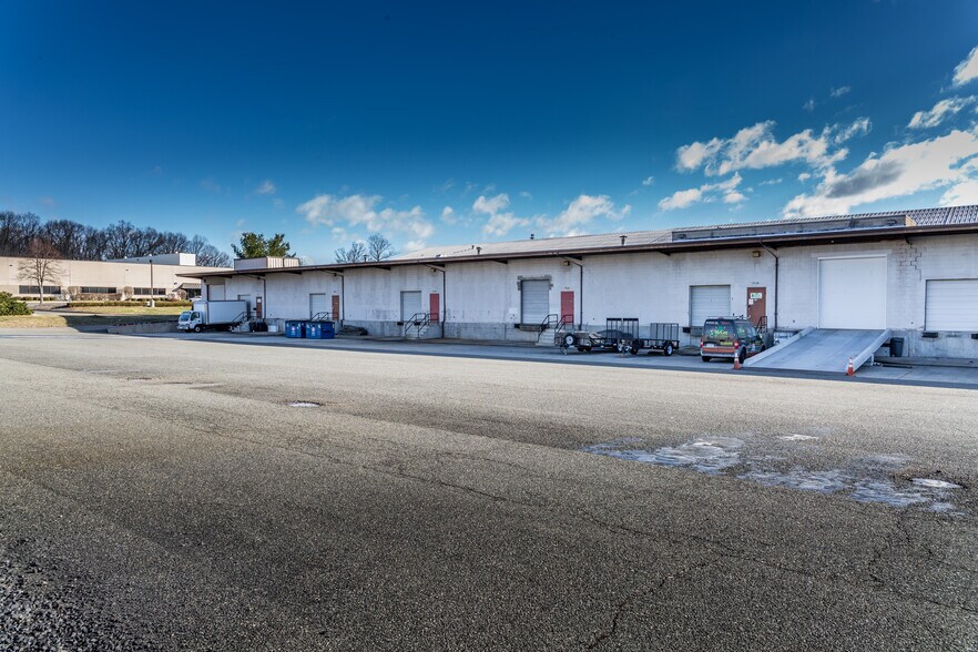 More Photos Of 60-76 Robinson St, Pottstown Warehouse For Lease