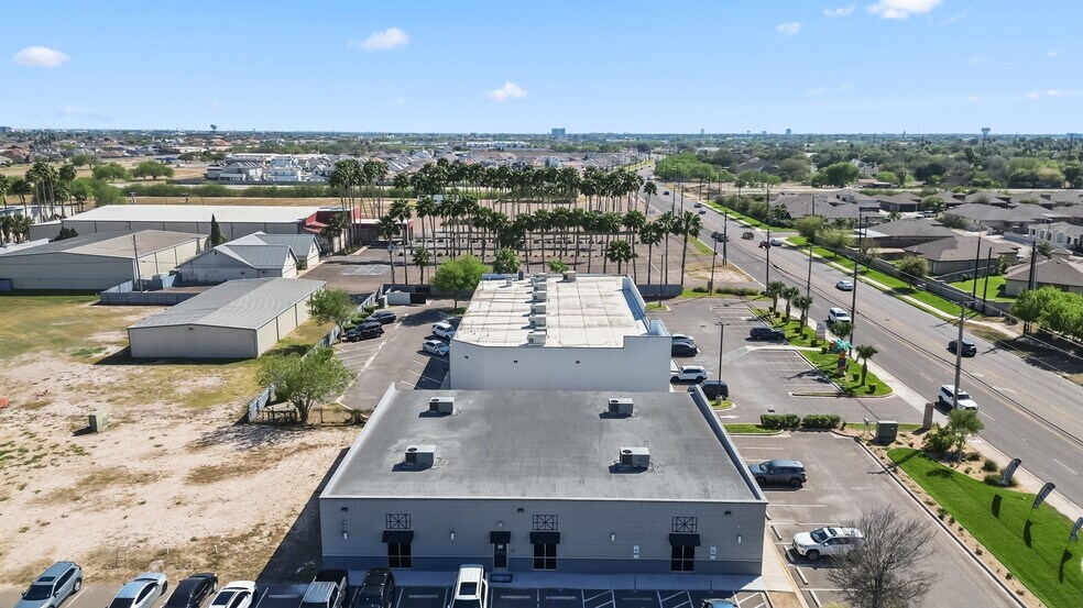 More Photos Of 2104 S McColl Rd, Edinburg Storefront For Sale