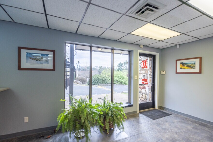 More Photos Of 1 Hansel Ave, Asheville Office For Sale