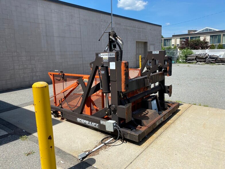 More Photos Of 100 Myron St, West Springfield Warehouse For Lease