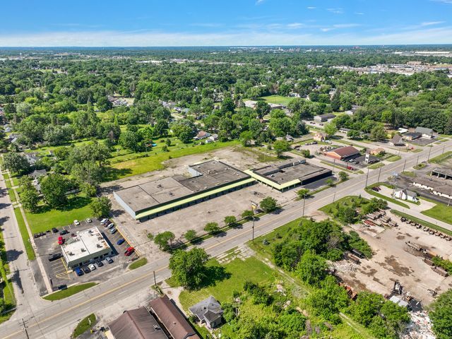 More Photos Of 3402 Richfield Rd, Flint Freestanding For Lease