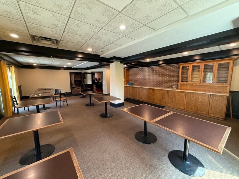 More Photos Of 249 Main St, Rutland Apartments For Lease