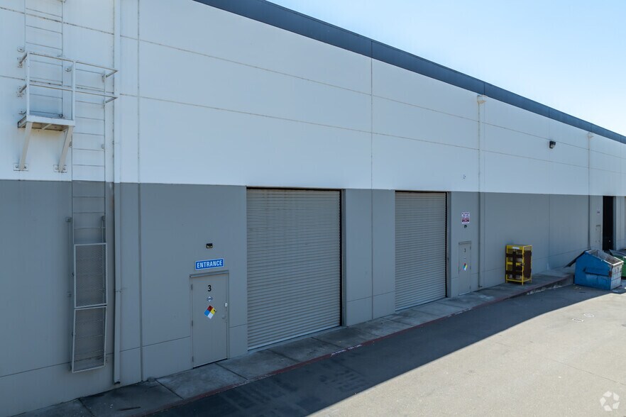 More Photos Of 9819 Business Park Dr, Sacramento Warehouse For Lease