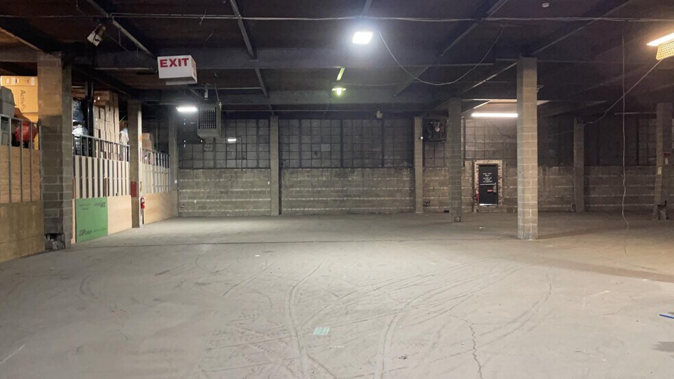 More Photos Of 33-33 11th St, Long Island City Warehouse For Lease