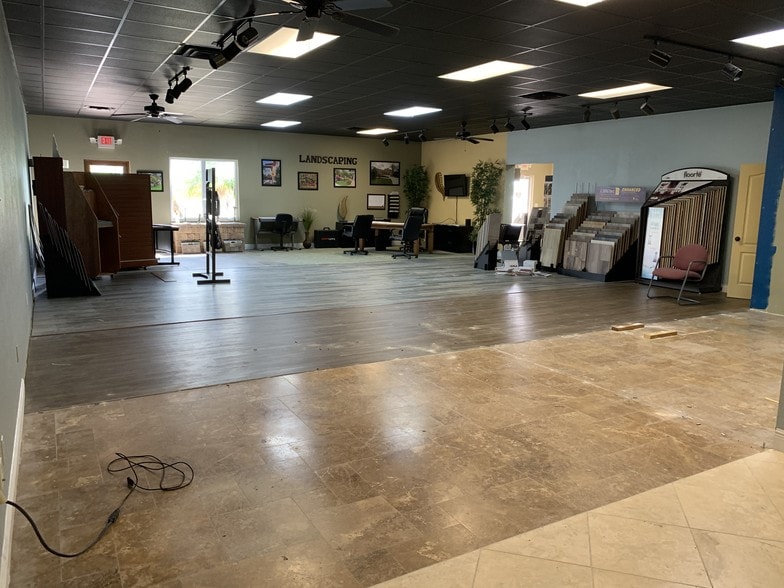 More Photos Of 32379 Broadway St, Sebring Storefront For Sale