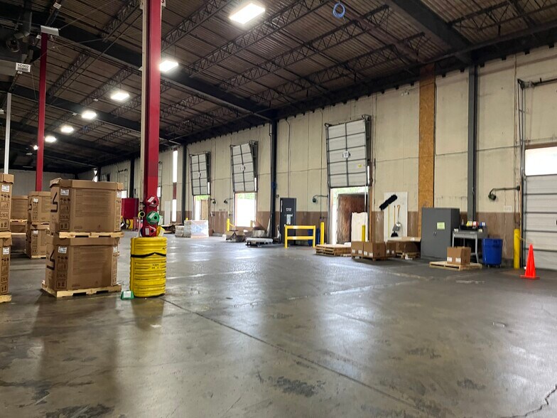 More Photos Of 2301 St. George Rd, Evansville Distribution For Lease
