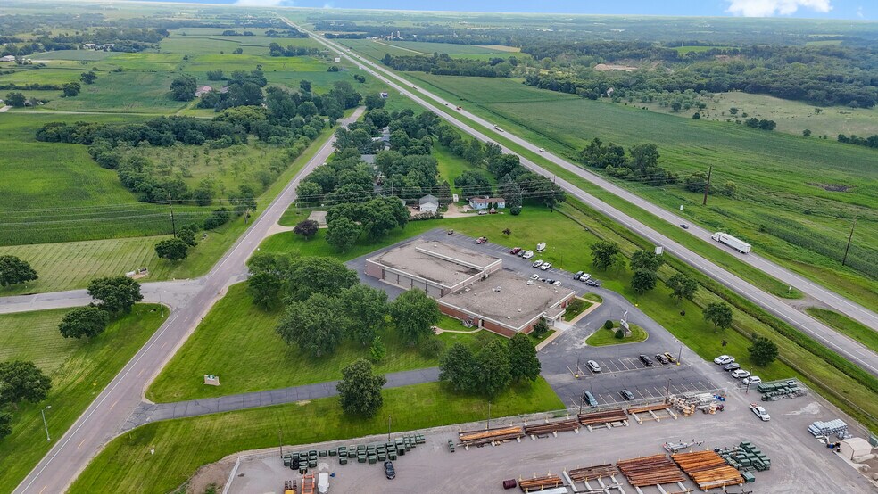 More Photos Of 900 Kraft Dr SE, Melrose Light Distribution For Lease