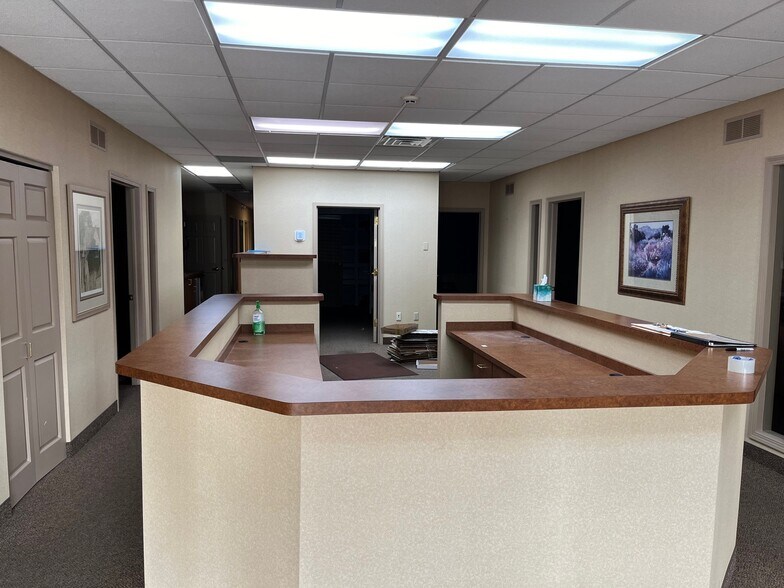 More Photos Of 503 Abbe Rd S, Elyria Office For Sale